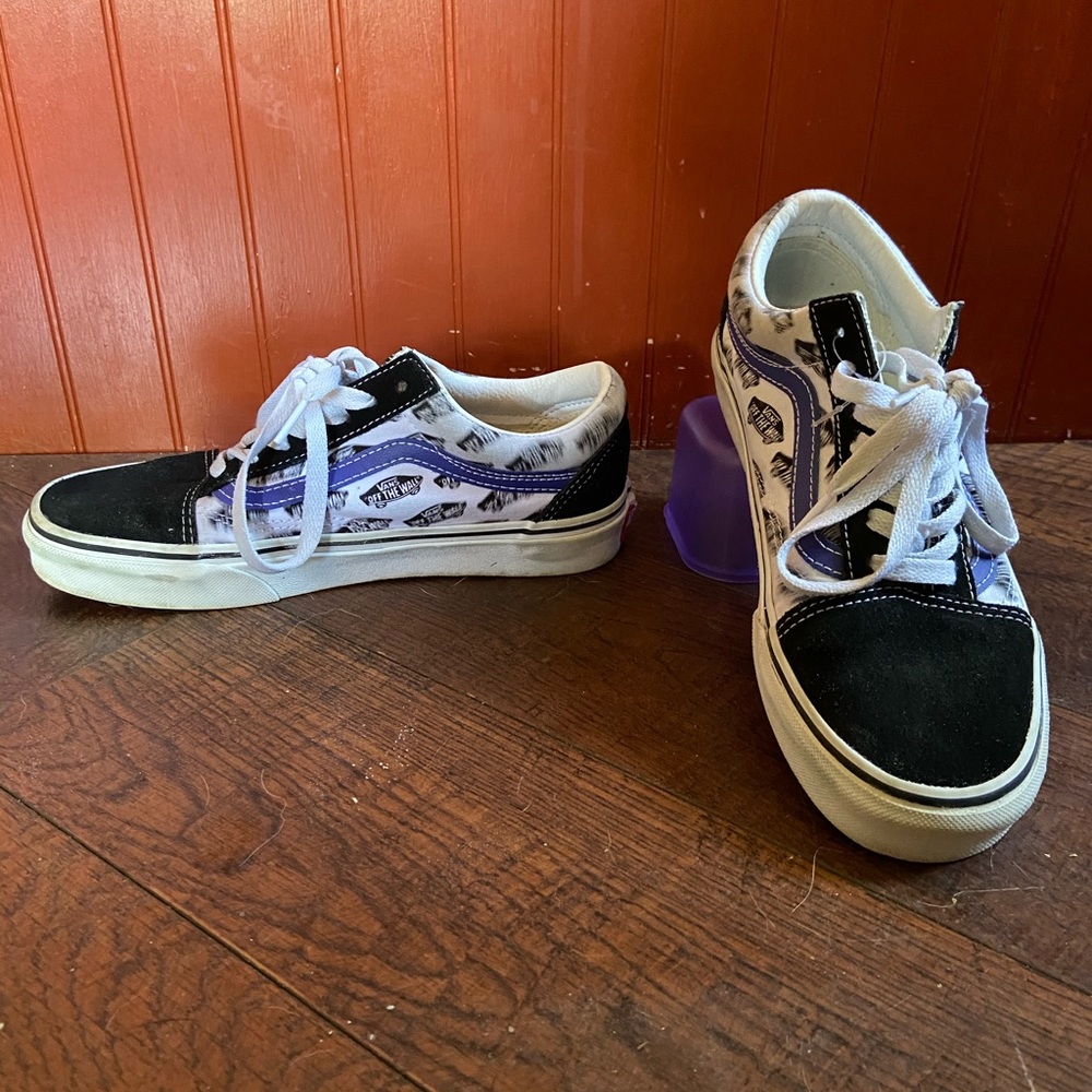 old skool vans with blurred logo